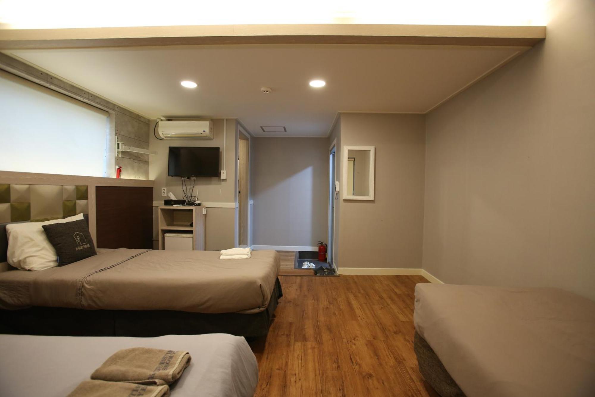 K-Guesthouse Seomyeon 1 Busan Exterior photo